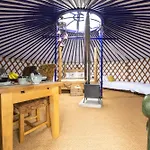Σπίτι διακοπών Kestrel Yurt Bainbridge