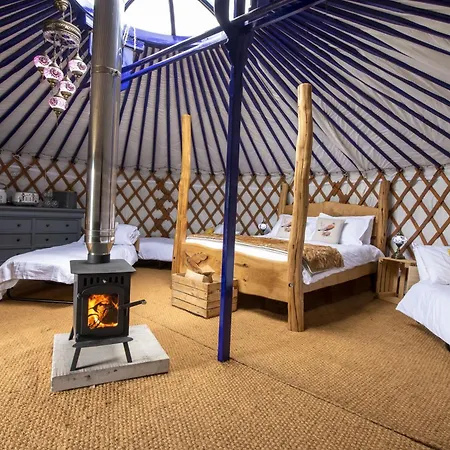 Kestrel Yurt * Bainbridge